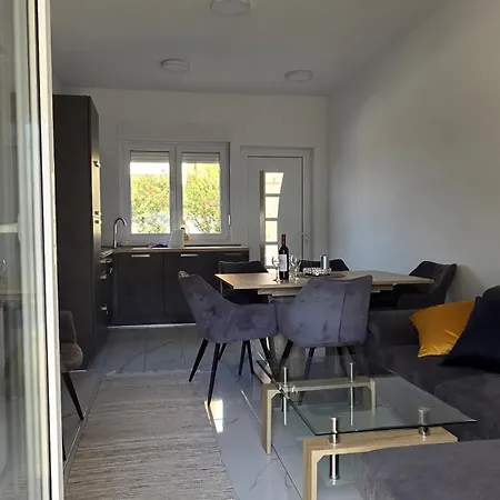Three Floor Deluxe Pool Apartments Novalja Exterior photo