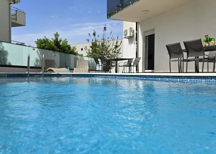 Three Floor Deluxe Pool Apartments