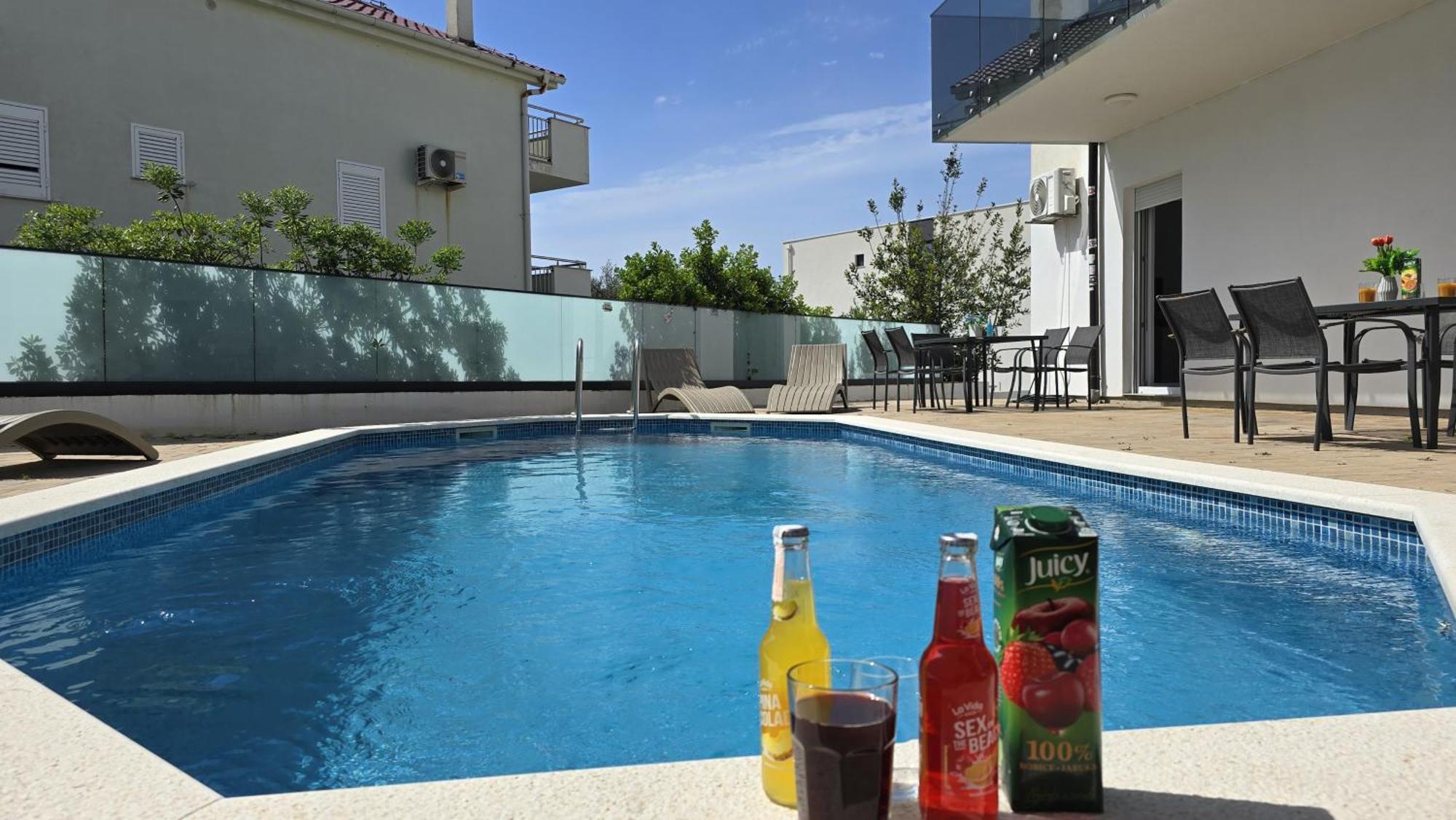 Three Floor Deluxe Pool * Novalja