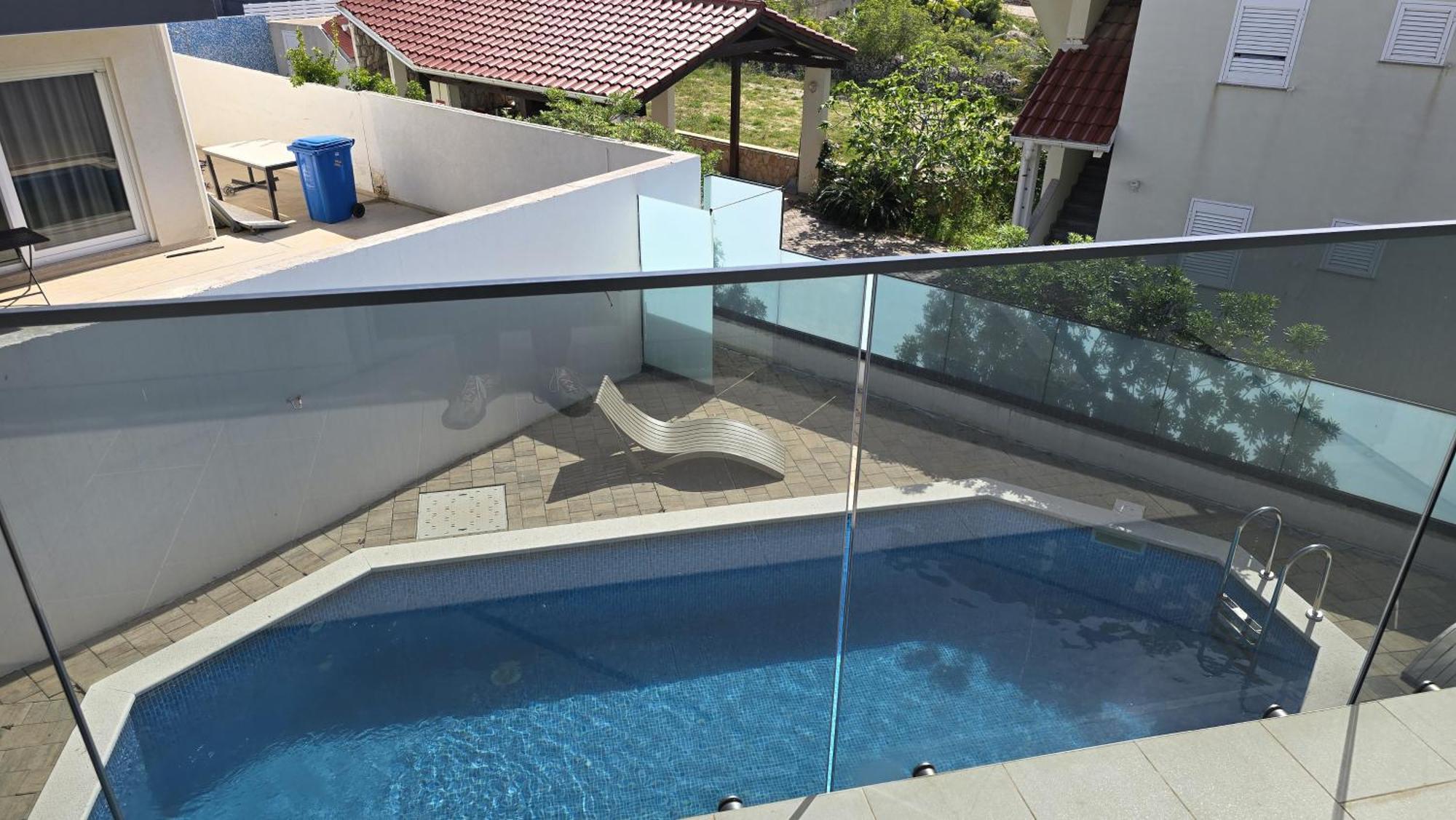Three Floor Deluxe Pool Apartment