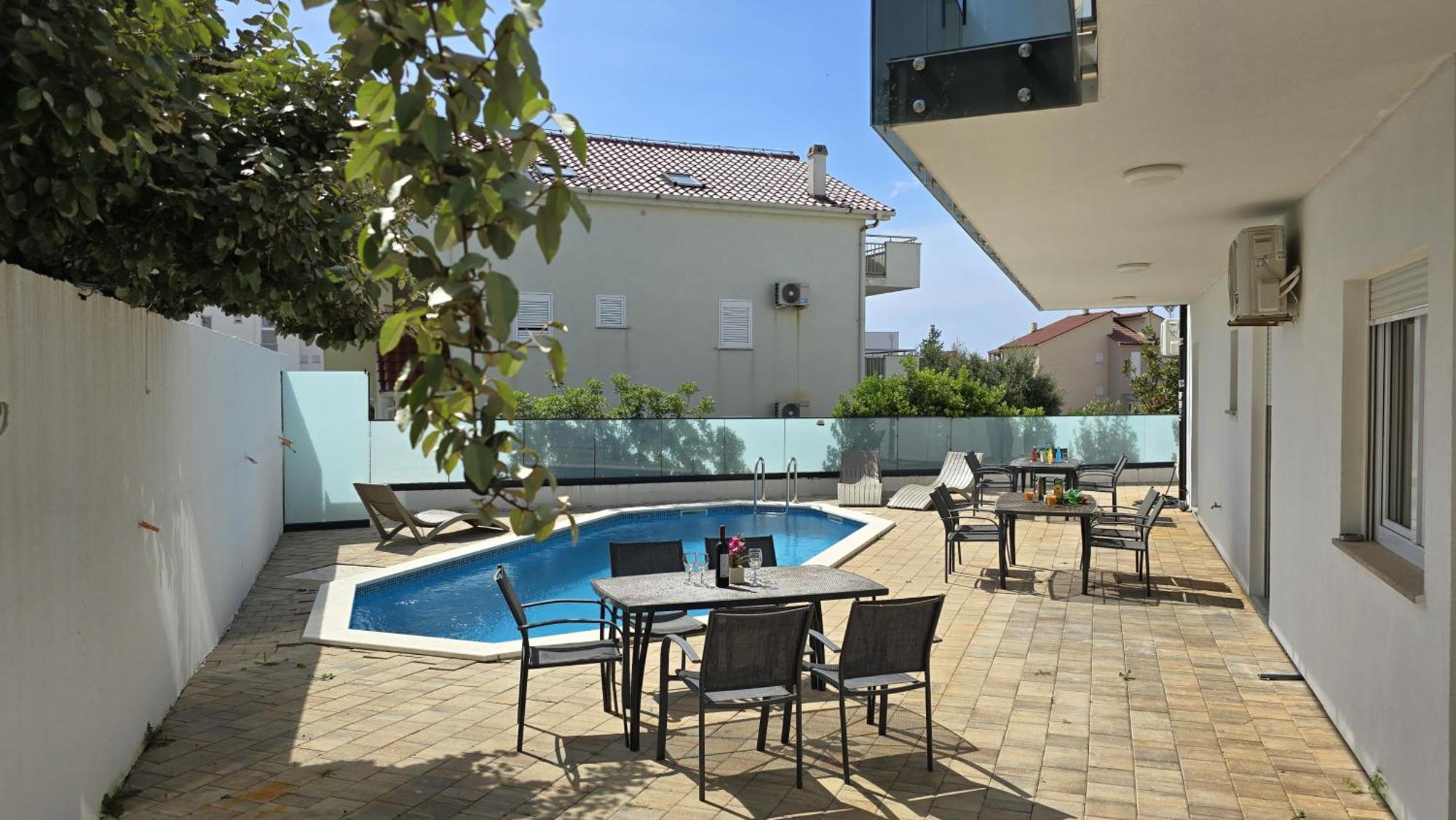 Apartment Three Floor Deluxe Pool