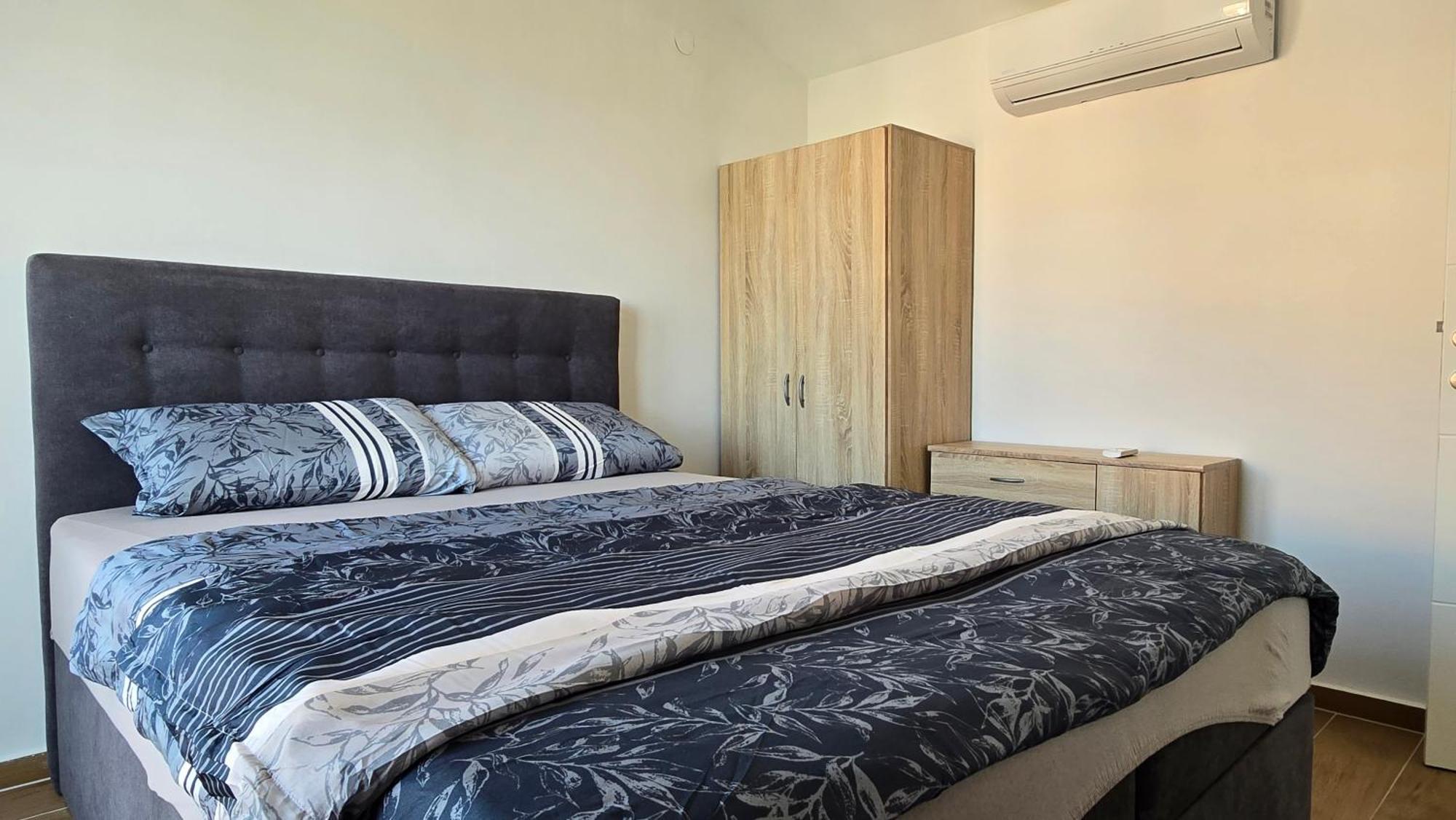 Three Floor Deluxe Pool Apartment Novalja
