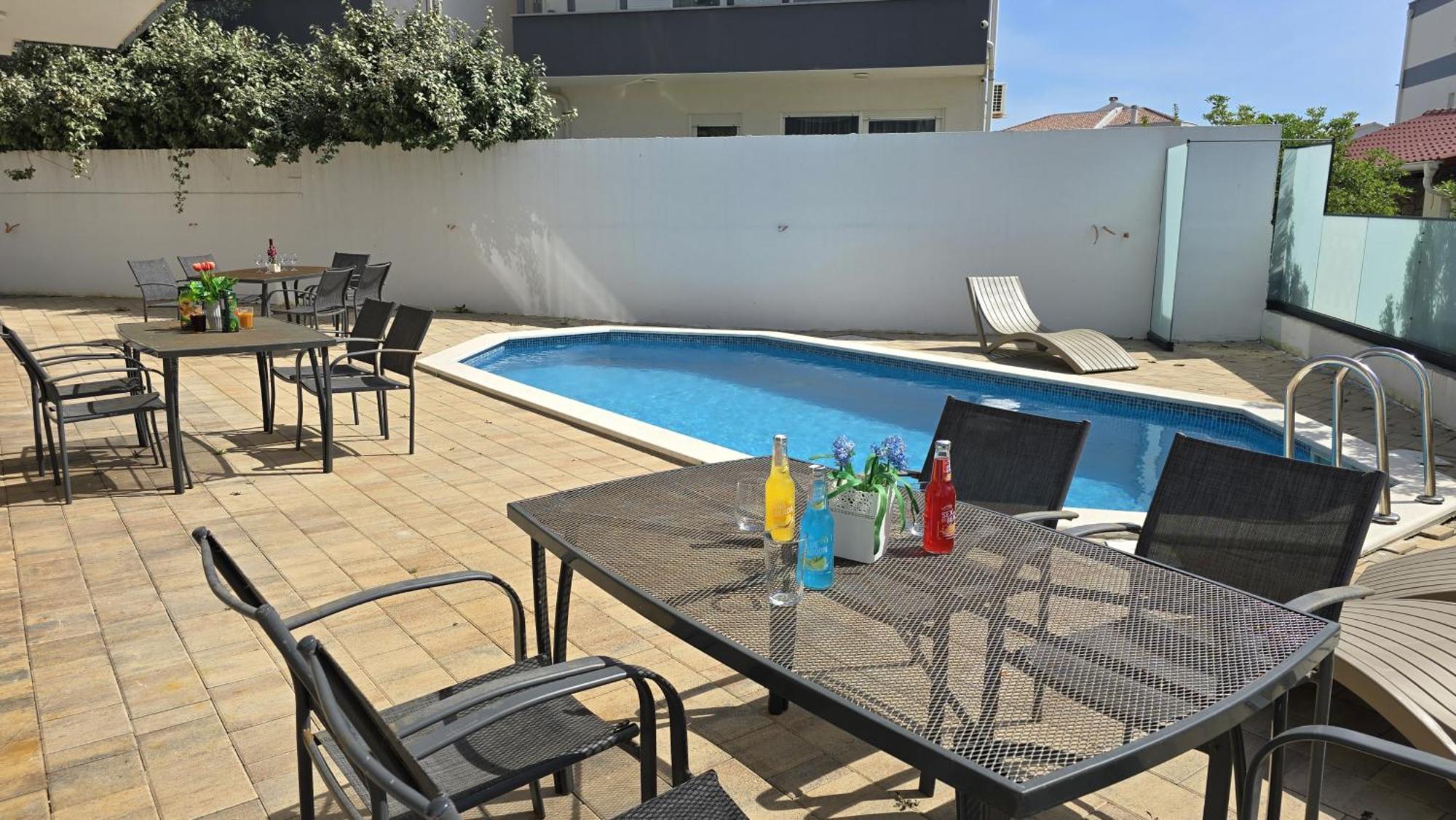 Three Floor Deluxe Pool Apartment Novalja